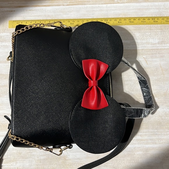 New Minnie Mouse black and red small handbag with adjustable and removable strap - Picture 4 of 8